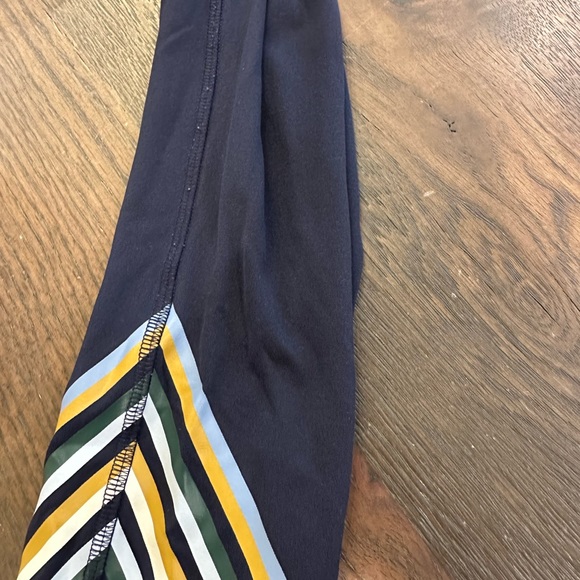Tory Burch navy leggings with multicolor Chevron at the bottom. Size extra small - Picture 6 of 6